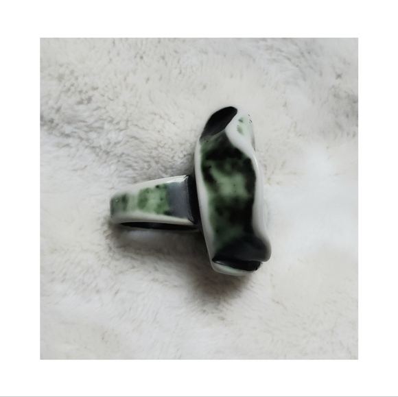 Flower ring - Picture 3 of 7